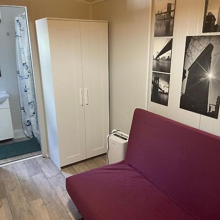 Cozy Studio In Town Center Лимасол Экстерьер фото